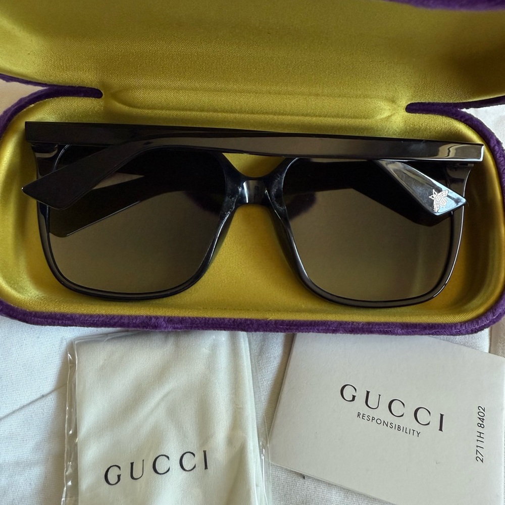 Gucci Black GG0022S Luxury Sunglasses. Like New - Picture 2 of 4